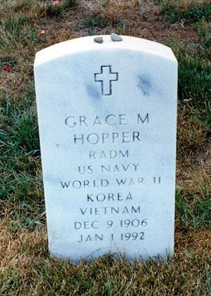 biography on grace hopper